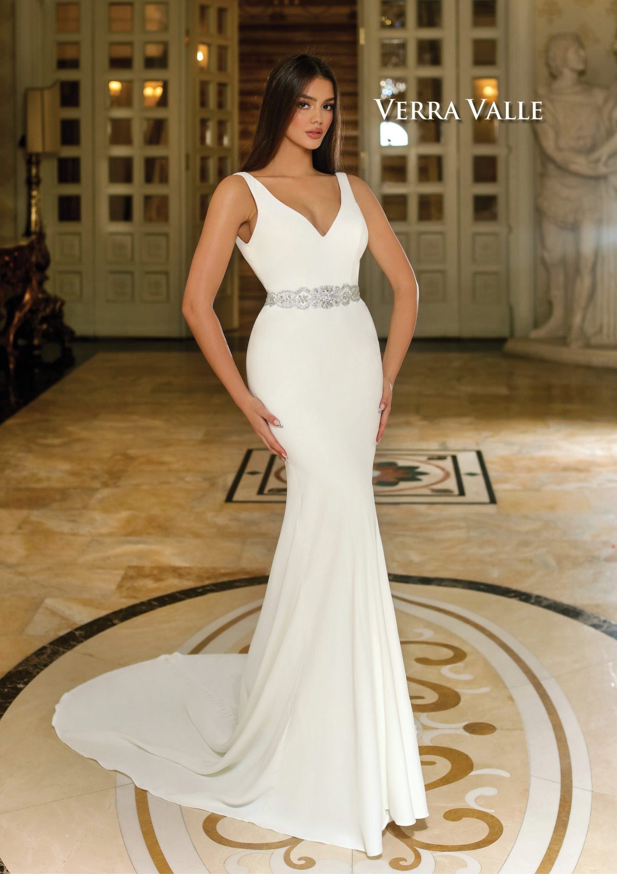 https://cdn.shopify.com/s/files/1/0726/8125/9325/products/900201-F2-VerraValle-Clarisse-2021-3-scaled_0e679c44-228e-4287-bece-c49e71ec1de5.jpg?v=1742579611