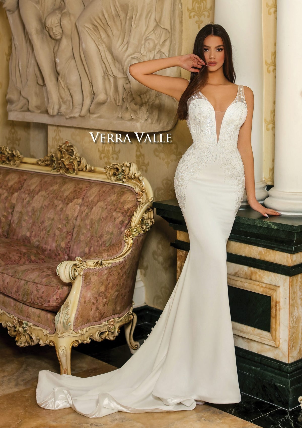 https://cdn.shopify.com/s/files/1/0726/8125/9325/products/900209-F-VerraValle-Clarisse-2021-14-scaled_731716ef-d225-420a-81a4-eb6a02e65ae0.jpg?v=1742579615