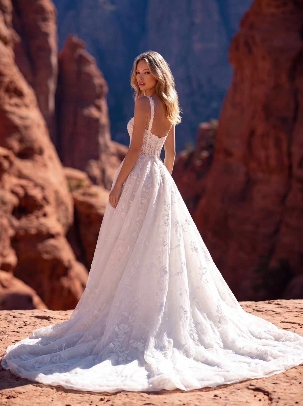 Verra Valle 900259 Wedding Dress — view 3