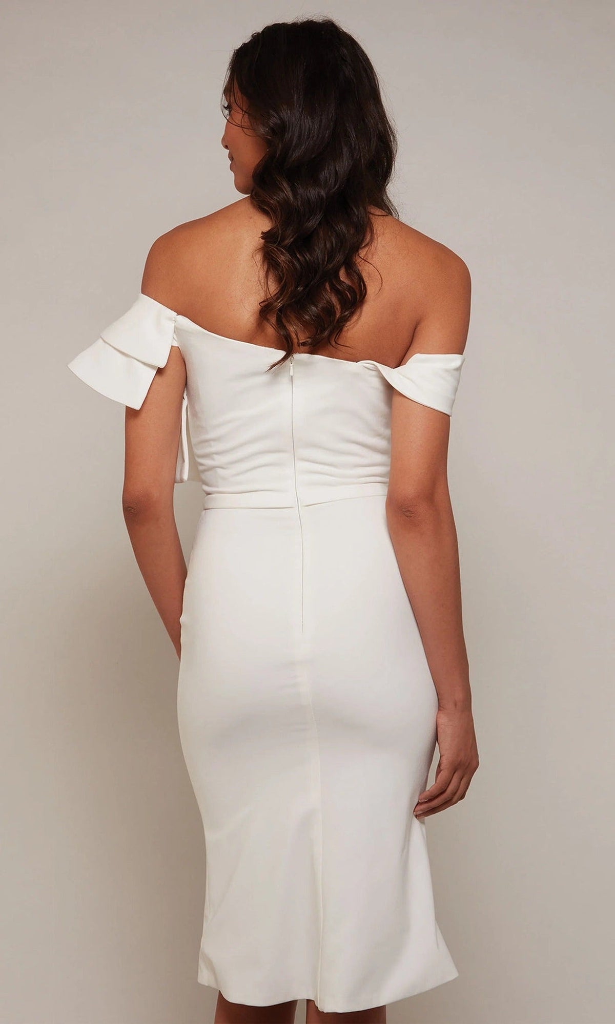 Alyce Paris 70032 - Off Shoulder Ruffle Knee-Length Dress