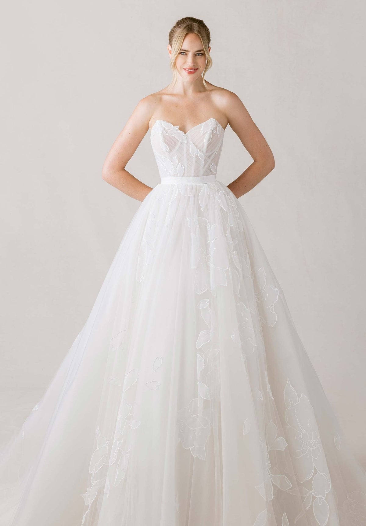 Chassé Wedding Dress - Silhouette Dresses