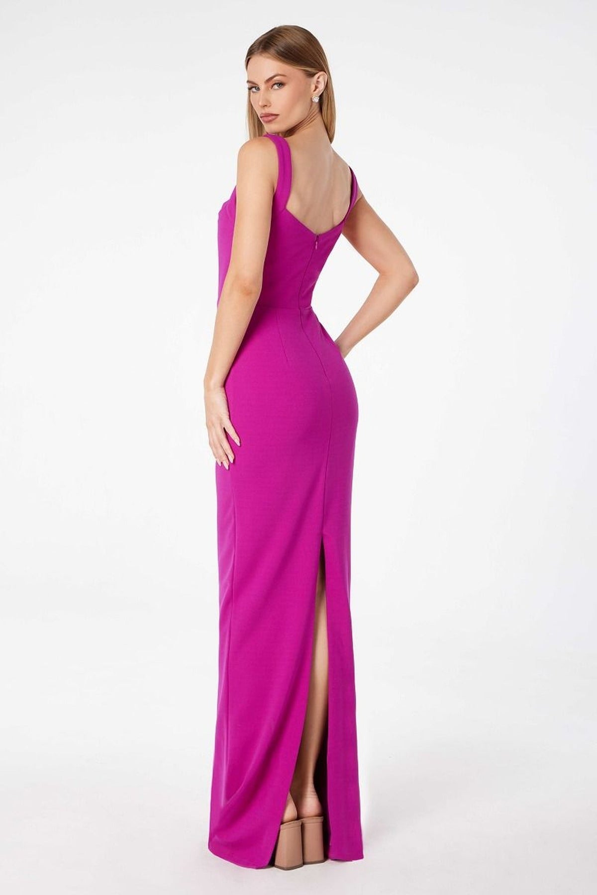 Ladivine T3000 - Crepe Sleeveless Sheath Long Dress