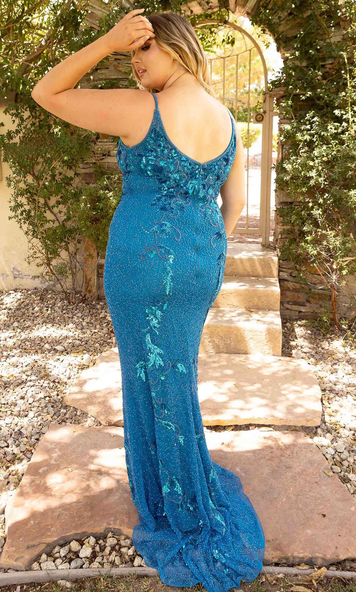 Primavera Couture 14005 - Soft-Giving Plunging Sheath Gown - view 5