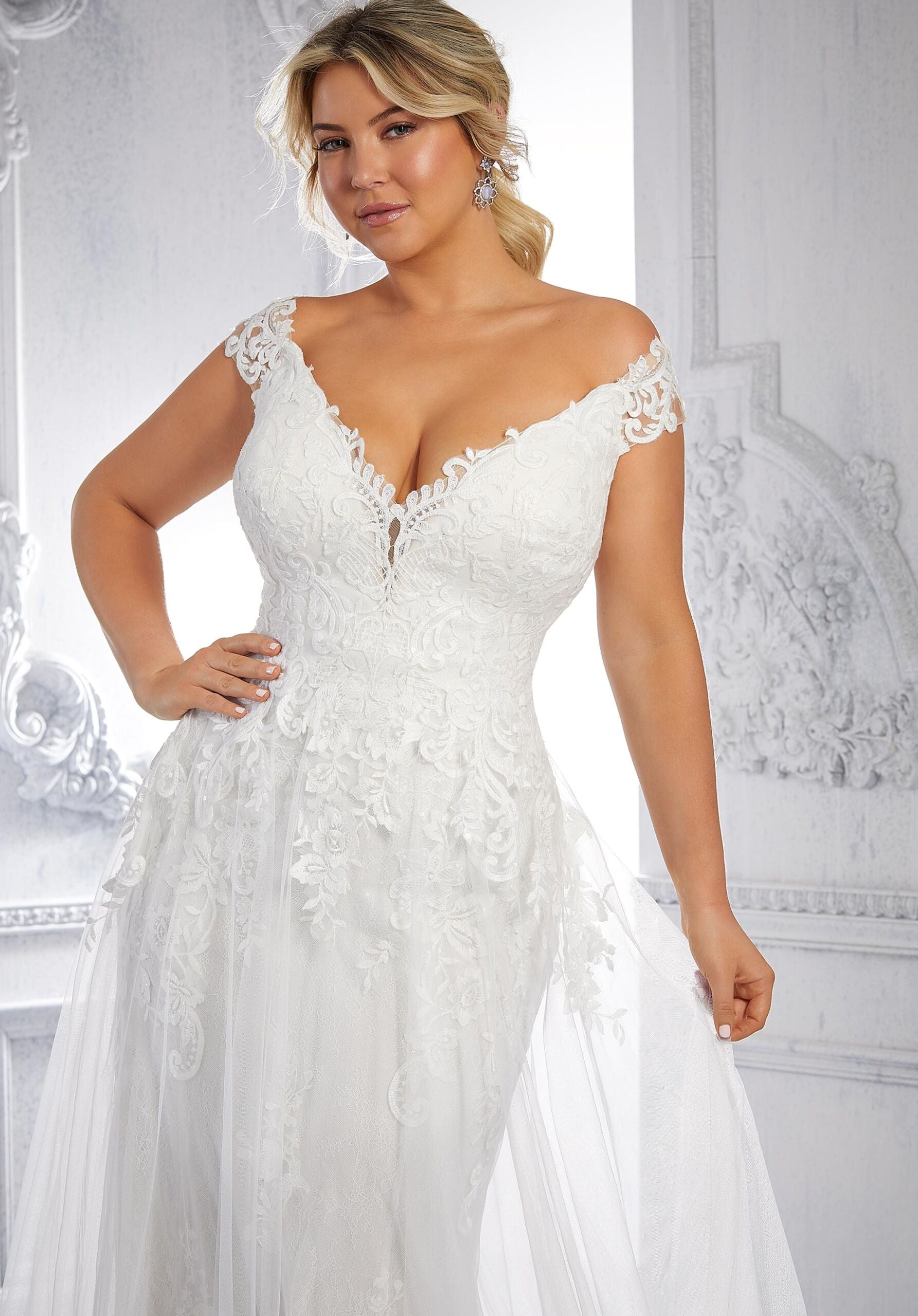 https://cdn.shopify.com/s/files/1/0908/3011/1000/files/3323W-0135-scaled.jpg?v=1749632639