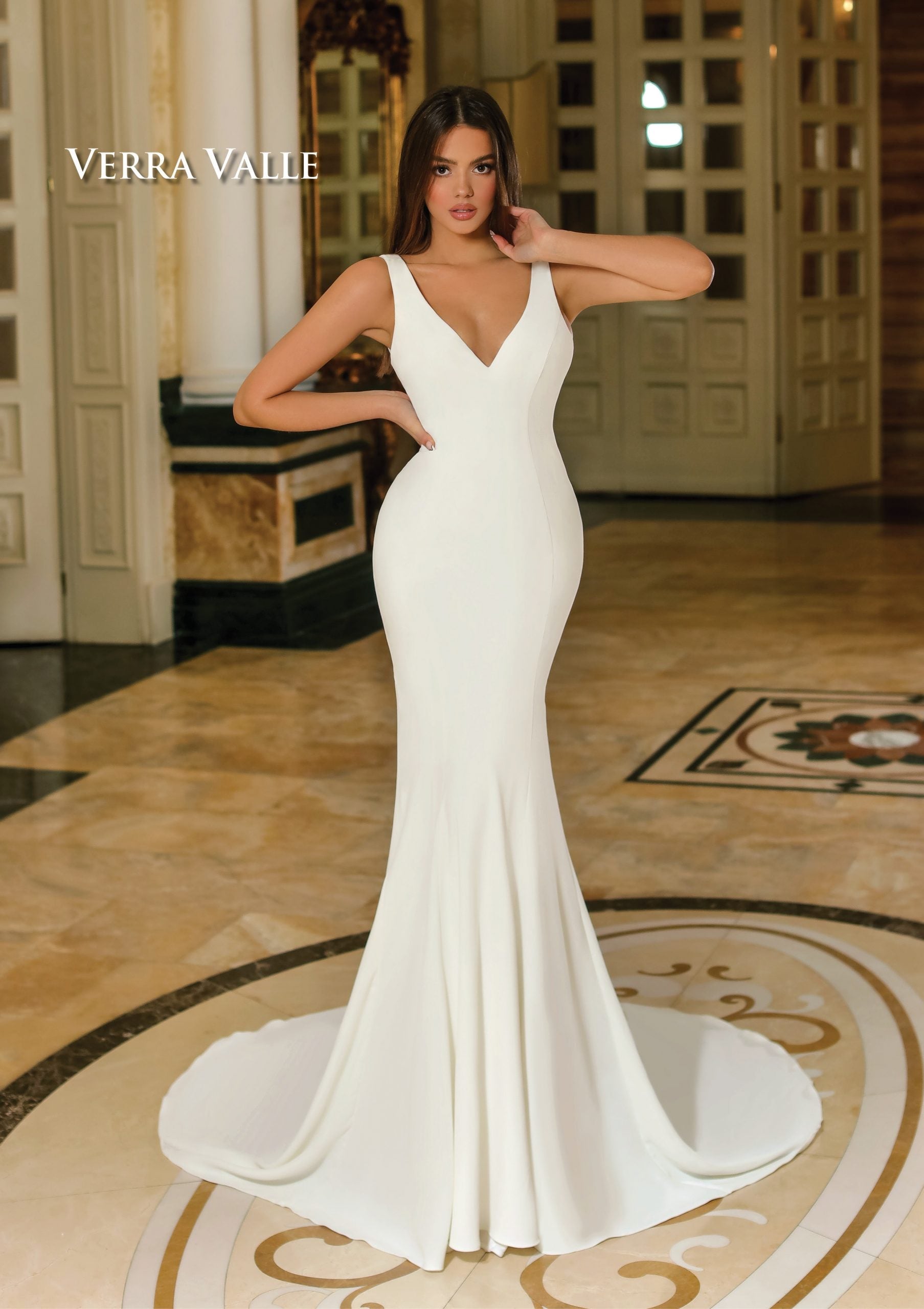 https://cdn.shopify.com/s/files/1/0726/8125/9325/products/900201-F1-VerraValle-Clarisse-2021-2-scaled_20f81ad7-fe70-40ab-9127-36406cbfee55.jpg?v=1742579611