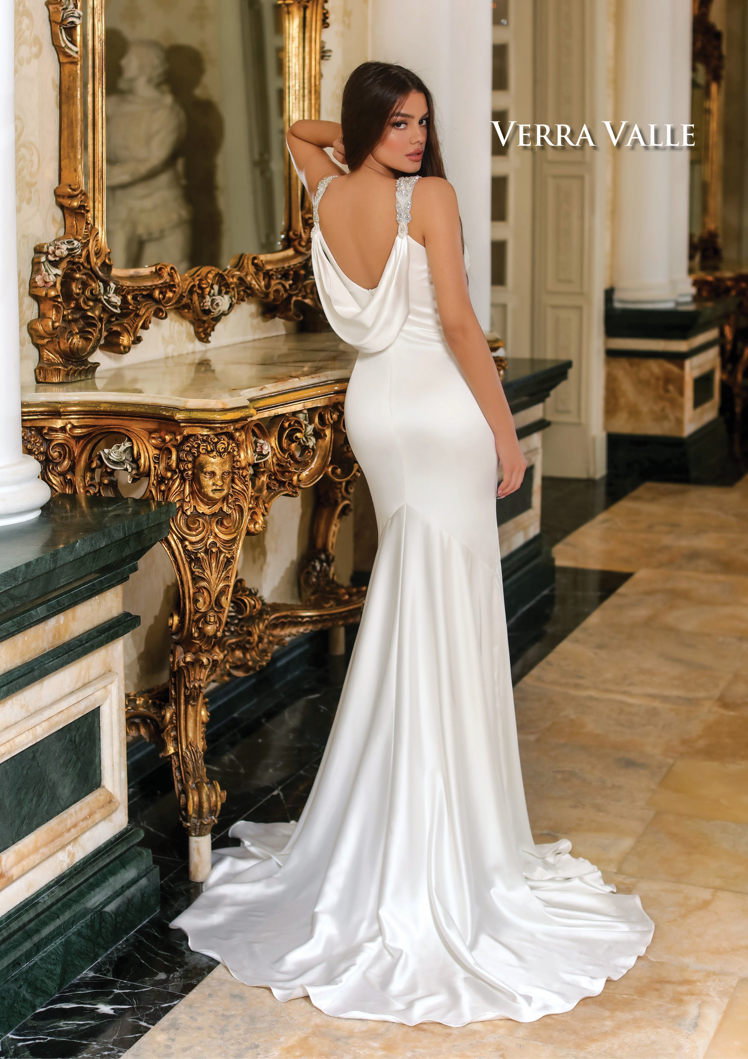 https://cdn.shopify.com/s/files/1/0726/8125/9325/files/900203-B-VerraValle-Clarisse-2021-6_6644aa79-9845-418a-80ee-a2ea30f39e6c.jpg?v=1742579613