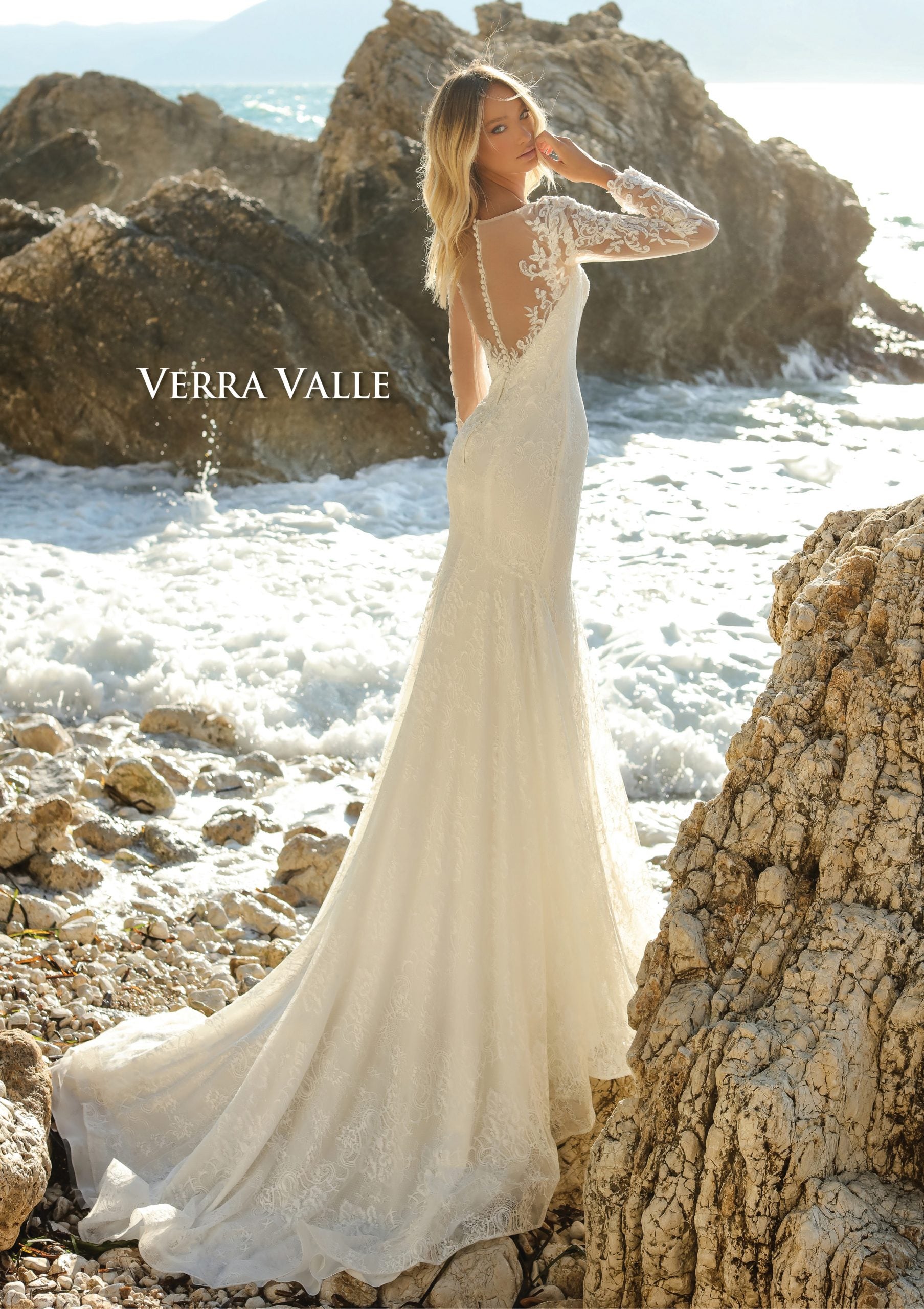 https://cdn.shopify.com/s/files/1/0726/8125/9325/products/900214-B-Verra-Valle-SP2022-9-1-scaled_9383aa59-fba2-4649-a703-8b134acf7748.jpg?v=1742579617