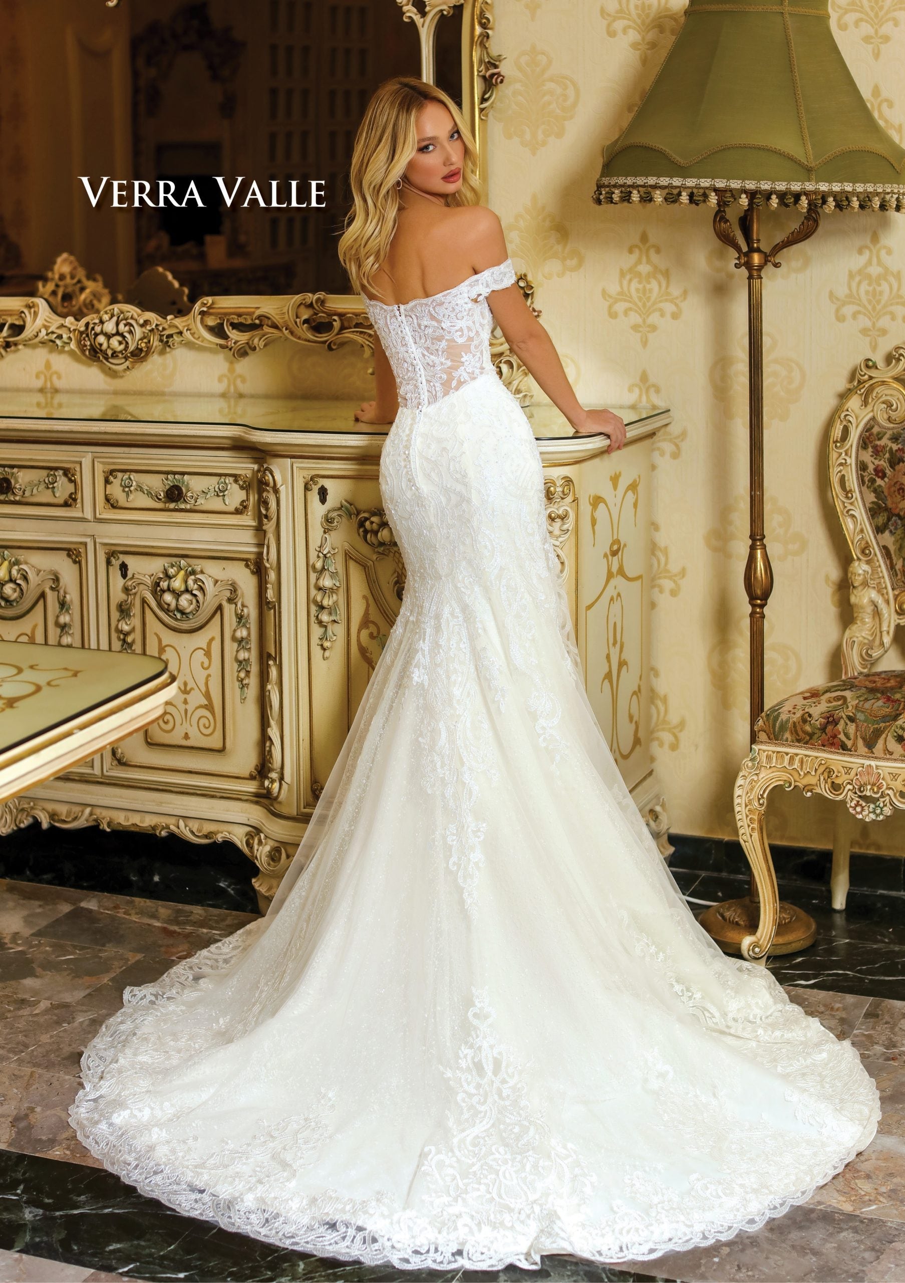 https://cdn.shopify.com/s/files/1/0726/8125/9325/products/900222-B-VerraValle-Clarisse-2021-32-scaled_ebdd350e-c646-44c4-b2ee-ac24fc9ebf13.jpg?v=1742579618