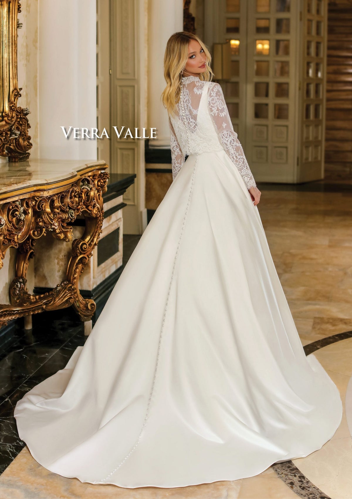https://cdn.shopify.com/s/files/1/0726/8125/9325/products/900234-B2-VerraValle-Clarisse-2021-47-scaled_7faeaf0a-d906-4a7f-a95d-ce93444a701e.jpg?v=1742579622