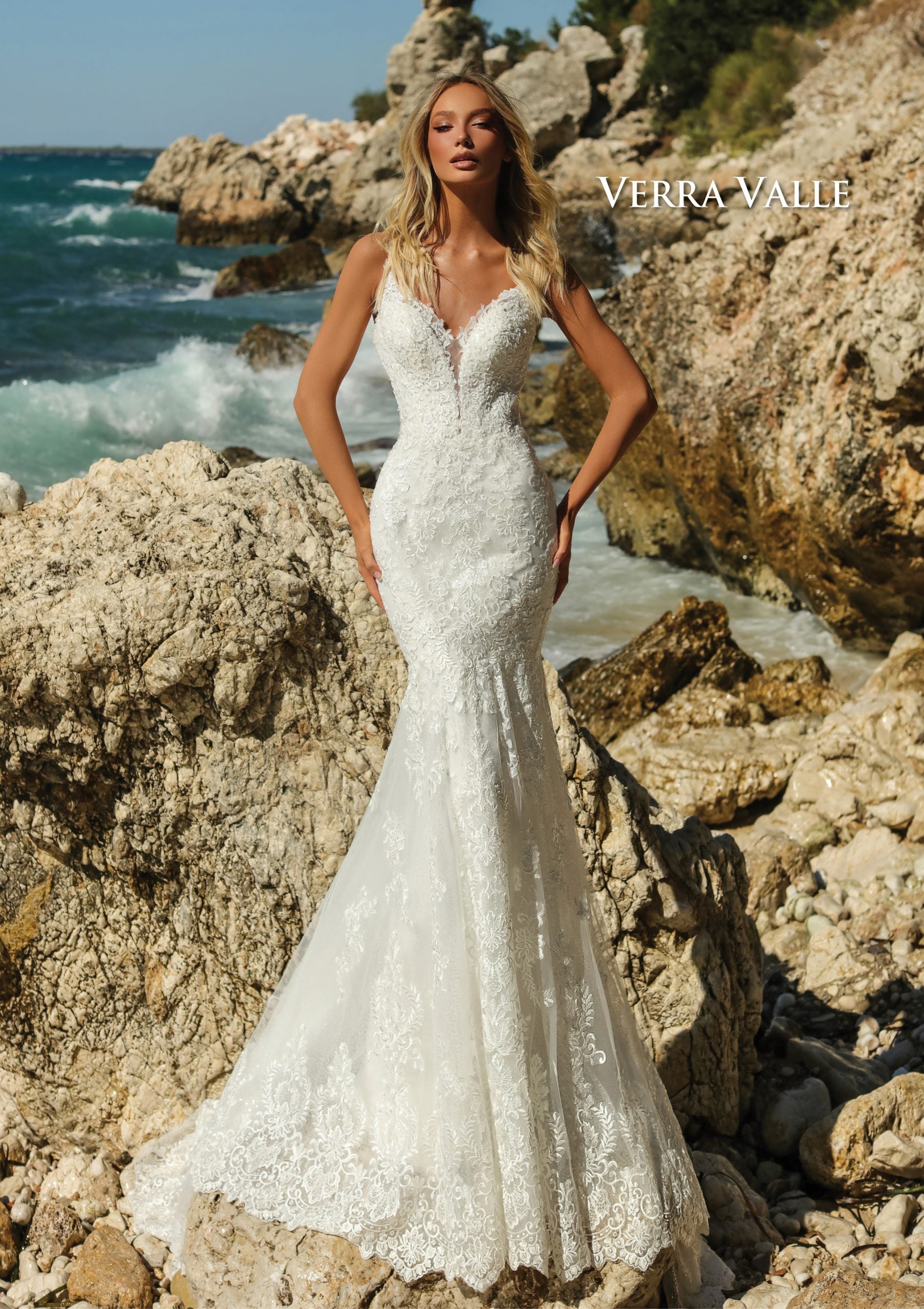 https://cdn.shopify.com/s/files/1/0726/8125/9325/products/900256-F-Verra-Valle-SP2022-4-scaled_98547191-849c-4079-8e58-fd1d0b4497ab.jpg?v=1742579624