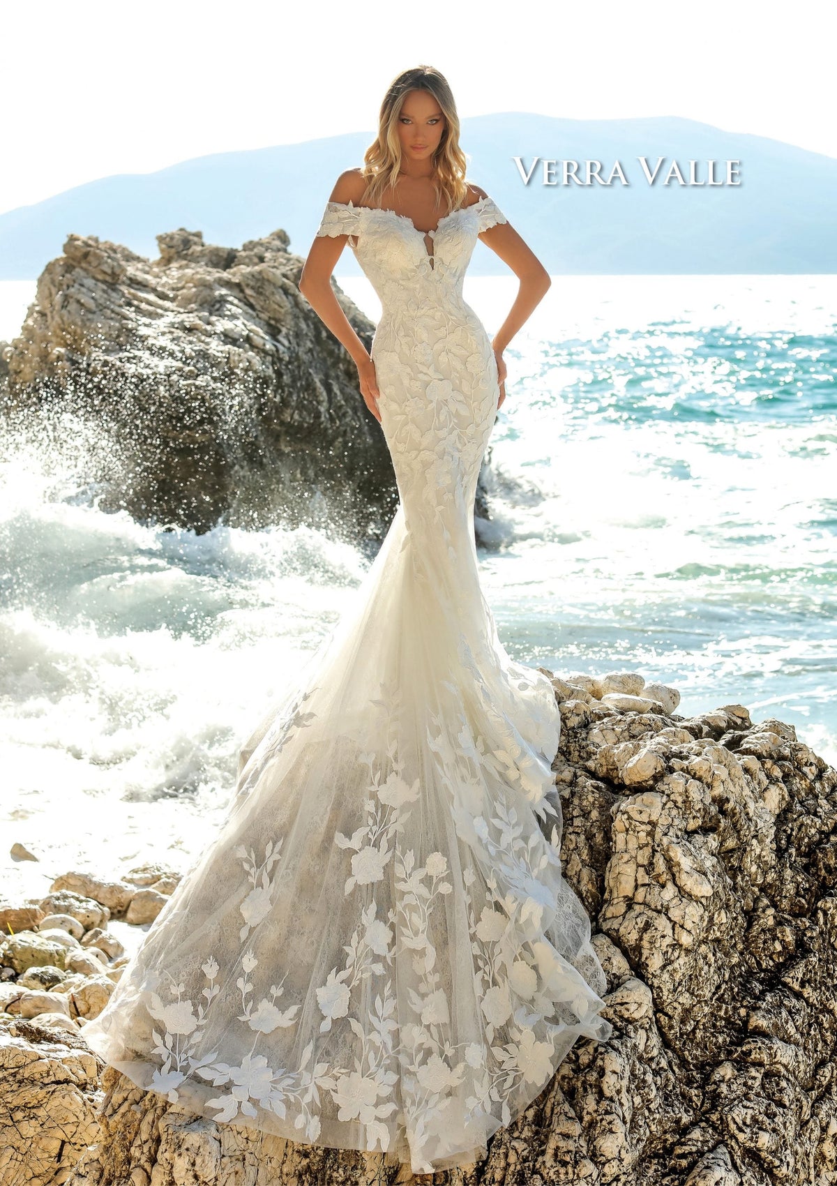 https://cdn.shopify.com/s/files/1/0726/8125/9325/products/900258-F-Verra-Valle-SP2022-6-scaled_82aed8a2-1c0a-4055-8493-c835504c084e.jpg?v=1742579626