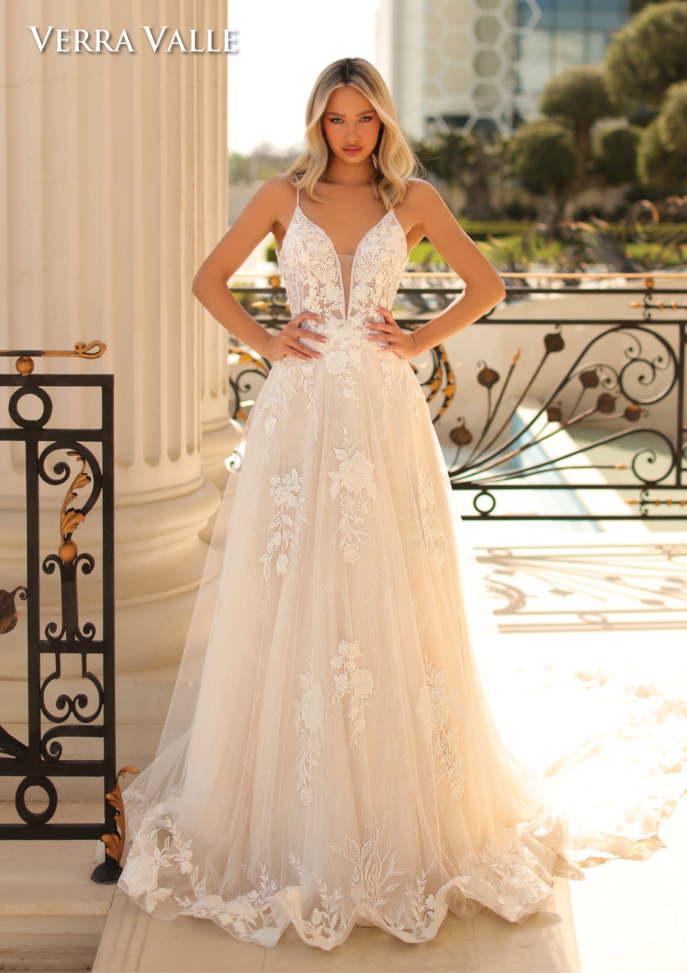 https://cdn.shopify.com/s/files/1/0726/8125/9325/files/900305-F-VerraValleFall2023.jpg?v=1742579640