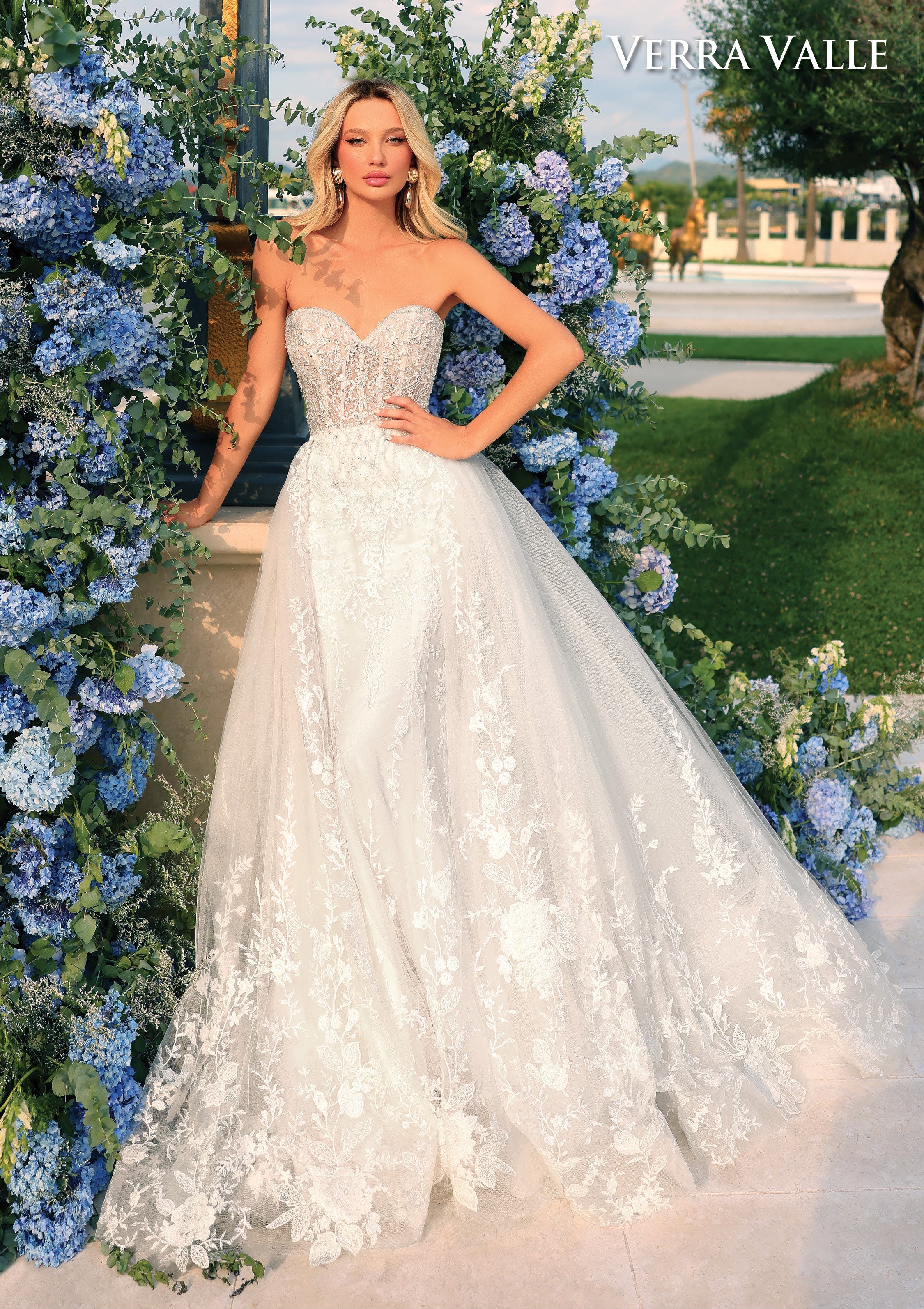 https://cdn.shopify.com/s/files/1/0726/8125/9325/files/900327-F-WithOverskirt-VerraValle2024_6cc0bab2-1559-41e2-b472-d3928df4f295.jpg?v=1742579653