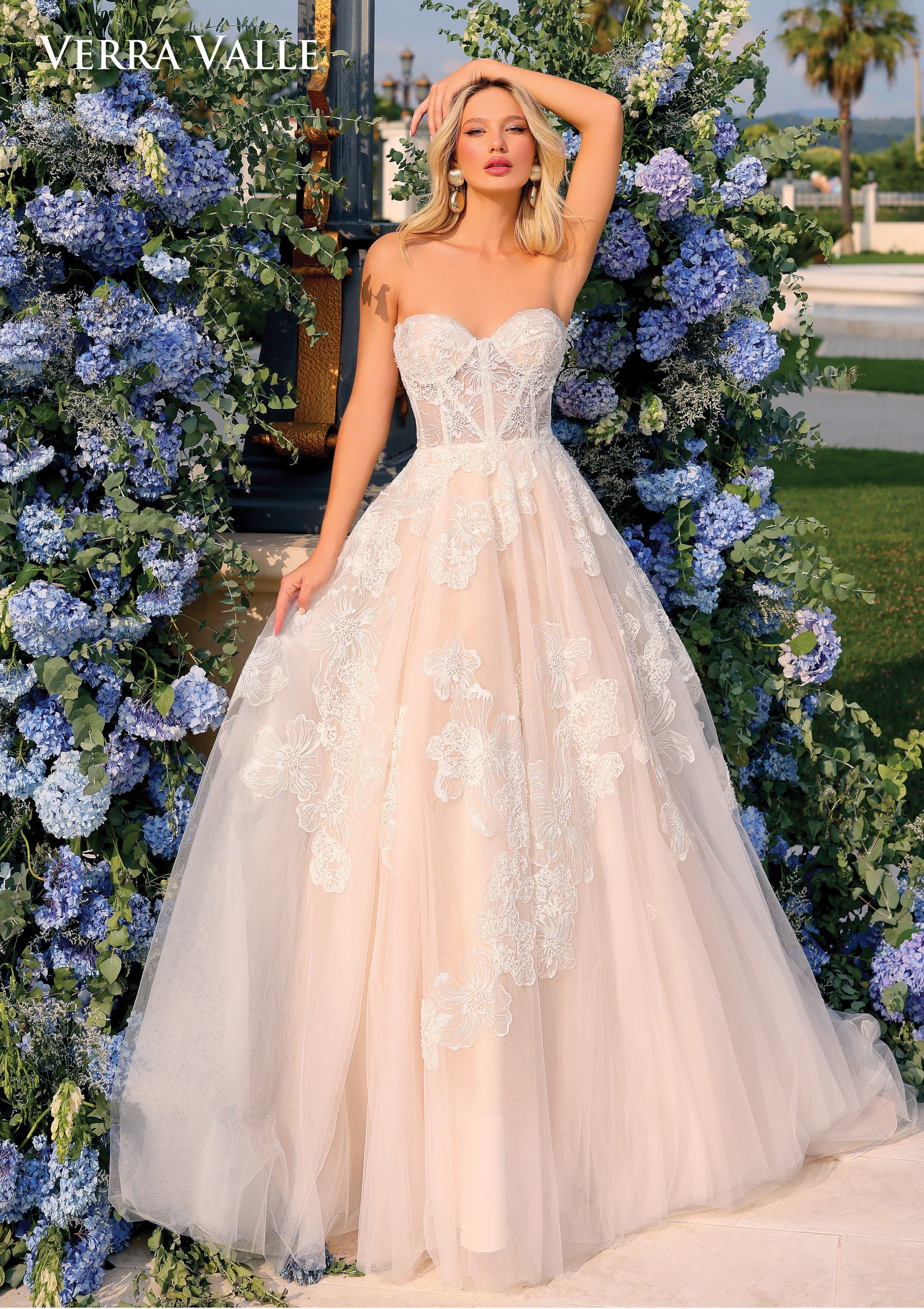 https://cdn.shopify.com/s/files/1/0726/8125/9325/files/900340-F-VerraValle2024_a0e61a25-8ca7-410c-9b0c-f29977bfd553.jpg?v=1742579672