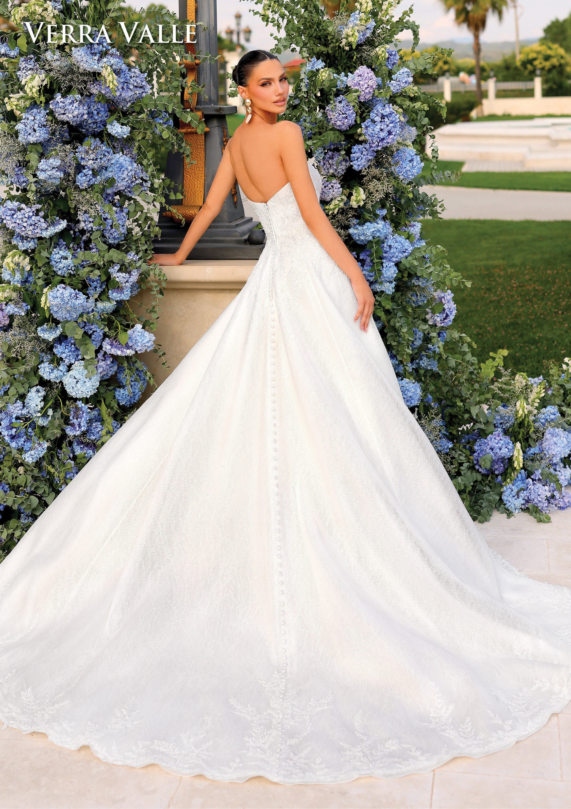 https://cdn.shopify.com/s/files/1/0726/8125/9325/files/900343-B-VerraValle2024_d95be486-e3cd-49b0-8925-2ab723a96556.jpg?v=1742579678