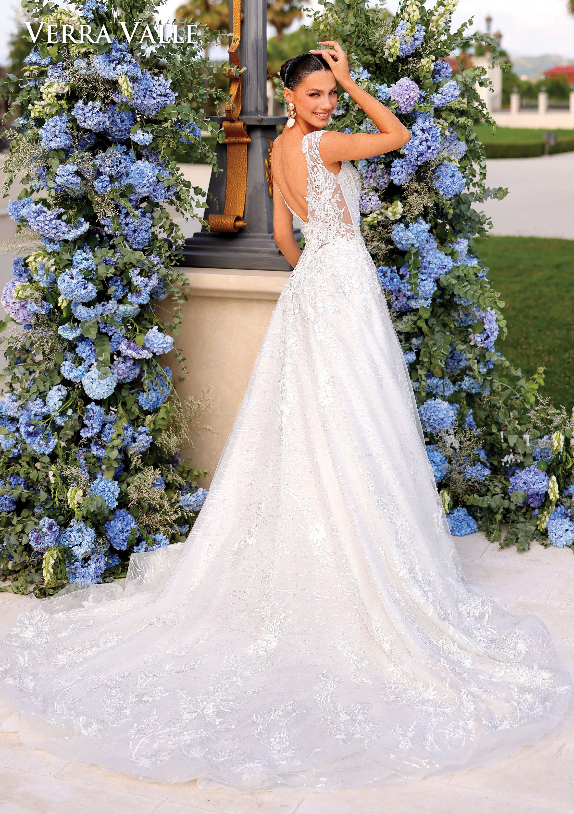 https://cdn.shopify.com/s/files/1/0726/8125/9325/files/900346-B-VerraValle2024_88a49f39-0a6e-4bae-b28a-4b0055baab2e.jpg?v=1742579682