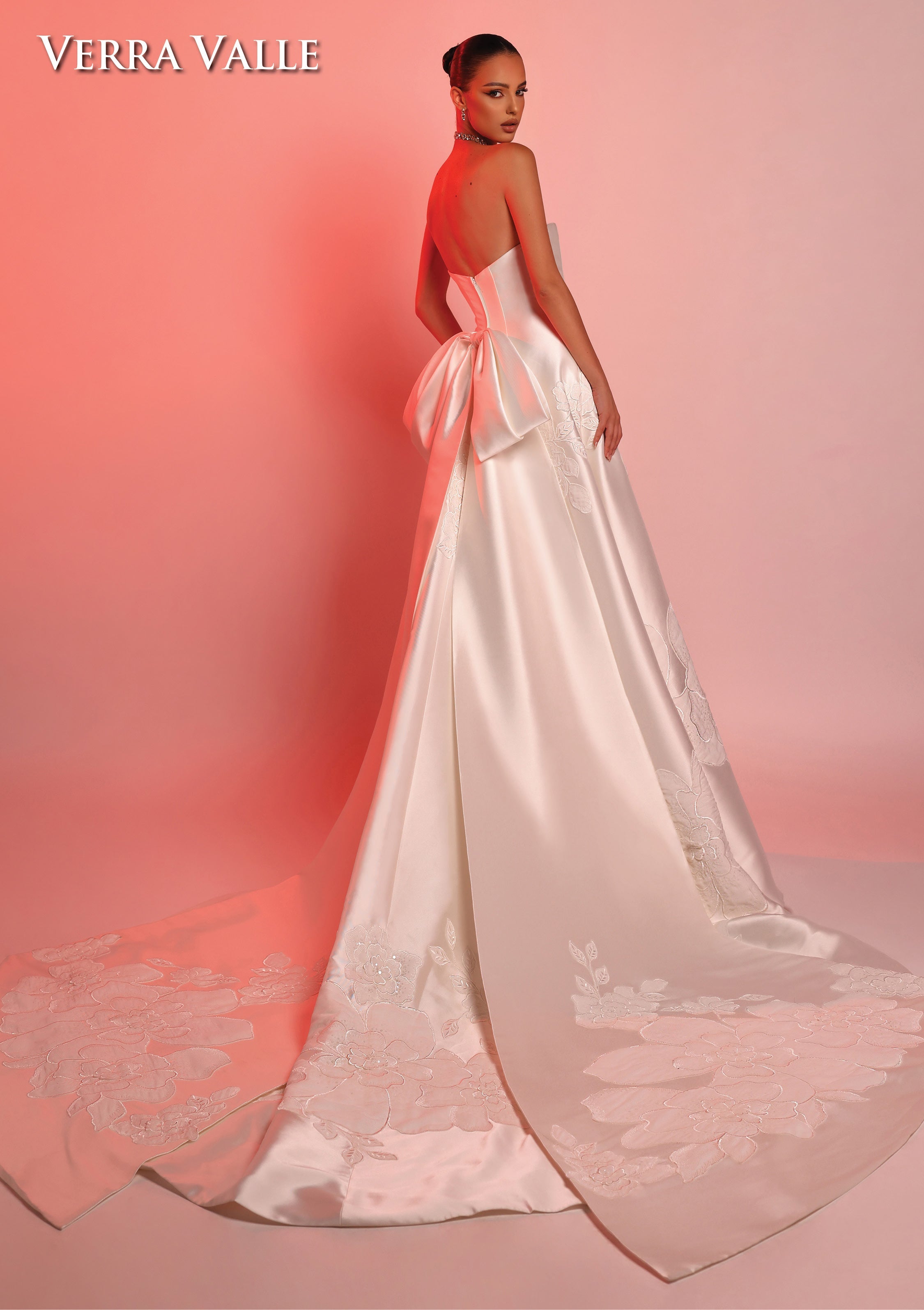 https://cdn.shopify.com/s/files/1/0726/8125/9325/files/900381-B-VerraValle2025.jpg?v=1756910095