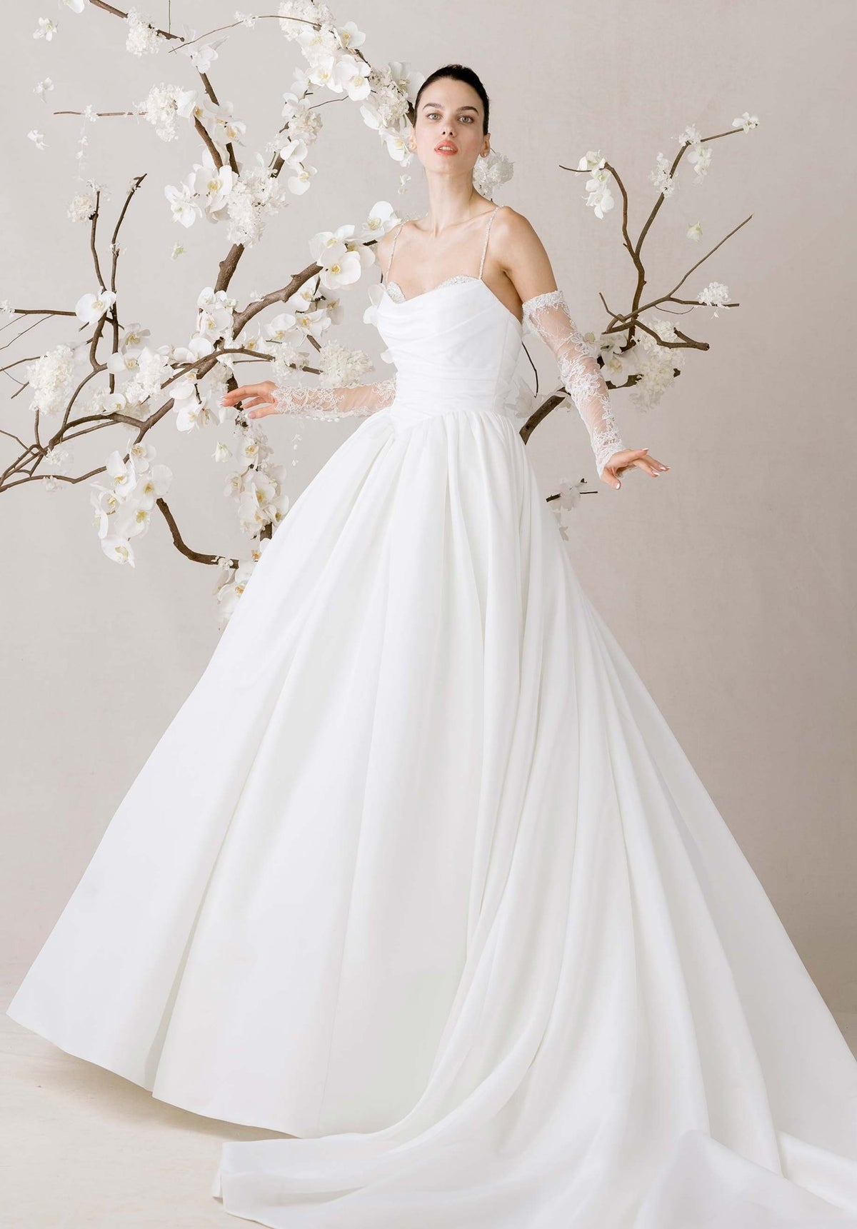 Élevé Wedding Dress - Silhouette Dresses