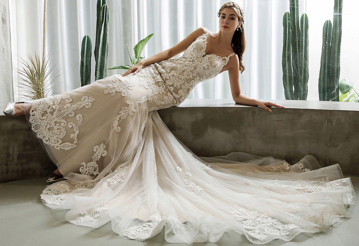 Farah AB HW2530 floral lace fit-and-flare wedding dress — view 6