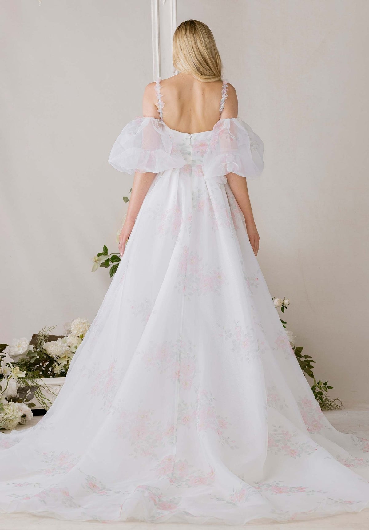 Jeté Wedding Dress - Silhouette Dresses