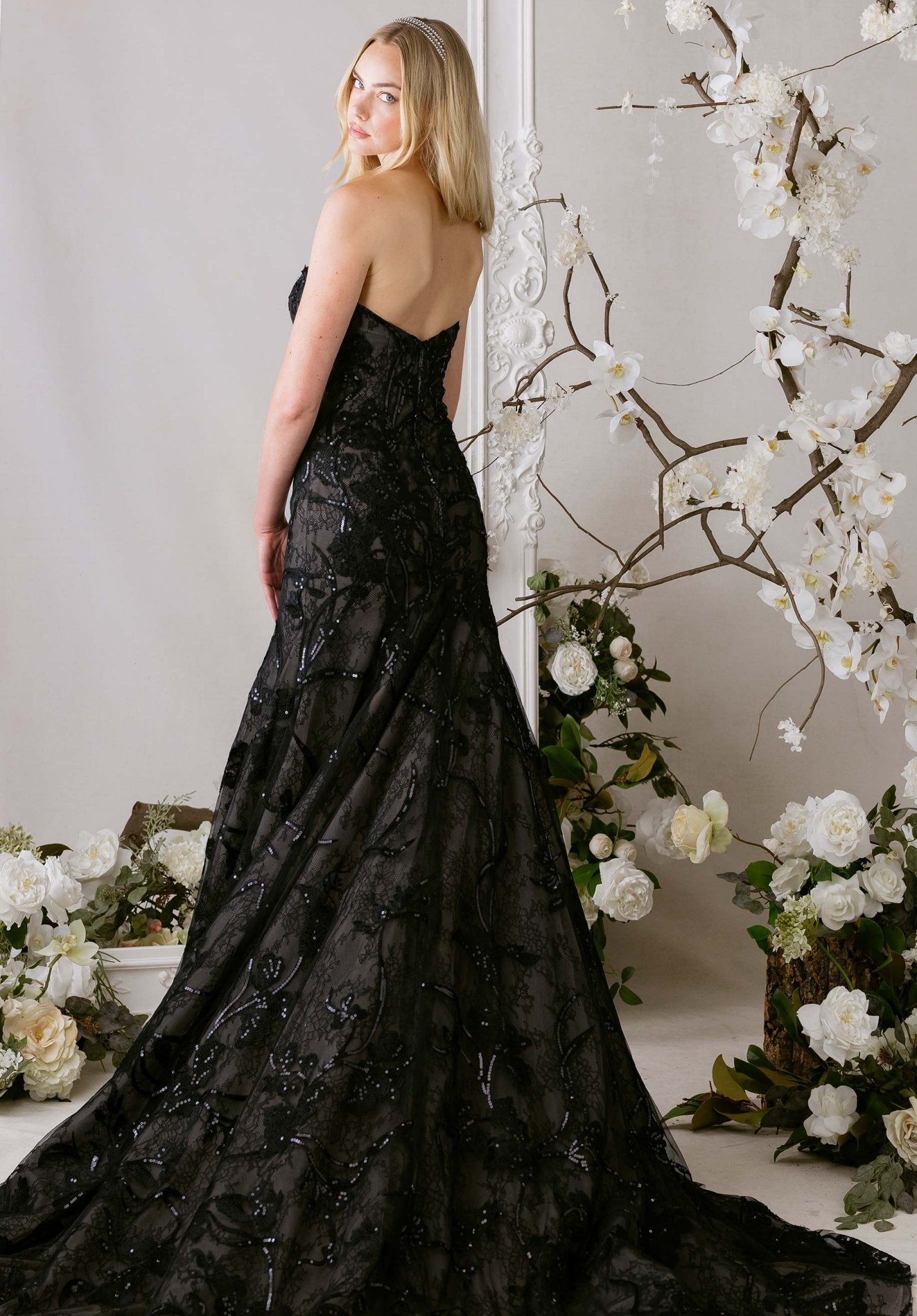 Menagés Wedding Dress - Silhouette Dresses