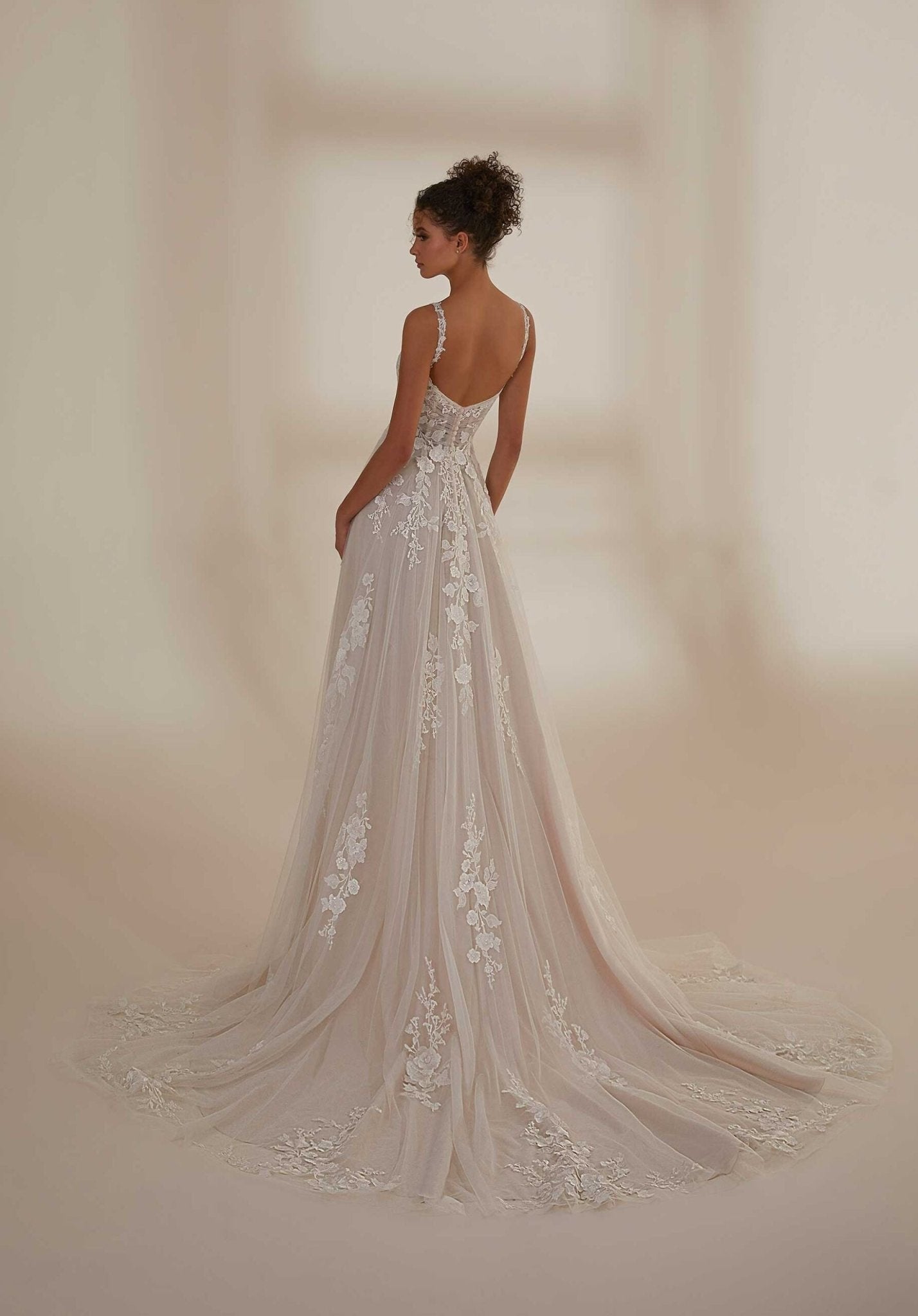 Meredith Wedding Dress - Silhouette Dresses