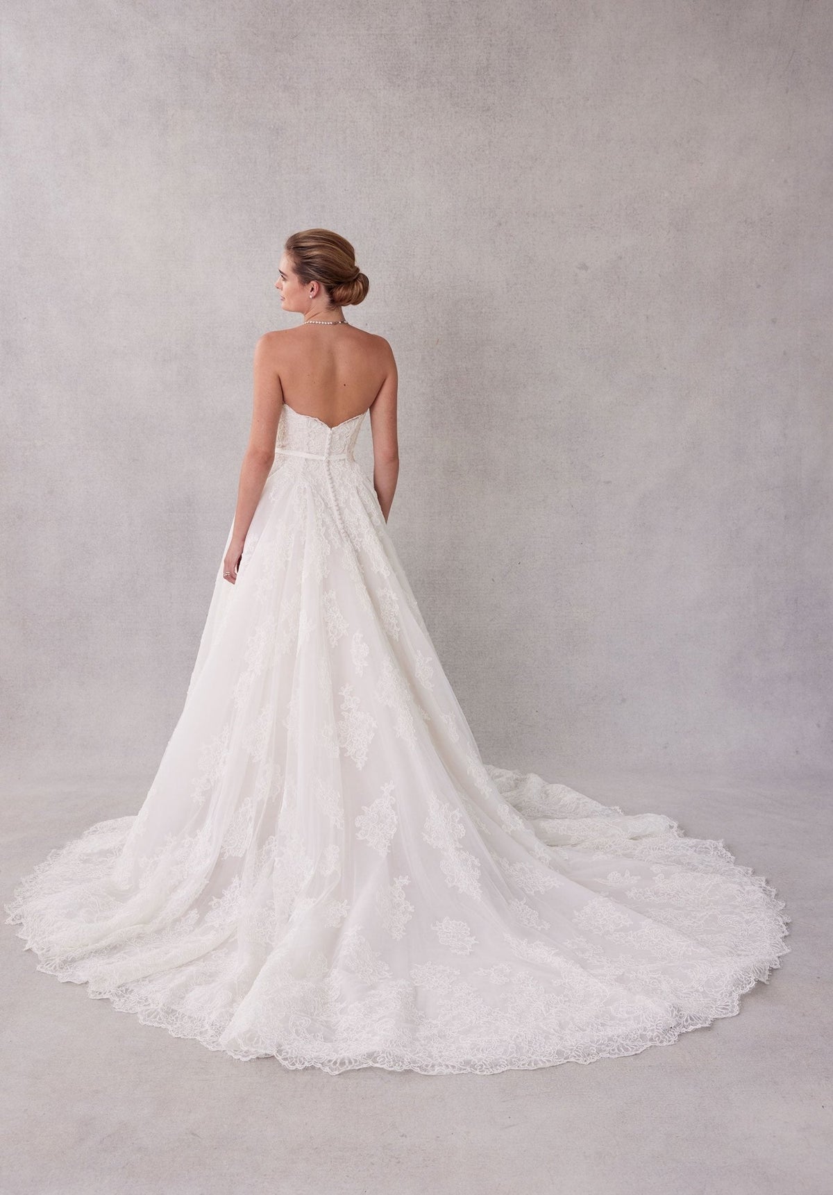 Sivan Wedding Dress - Silhouette Dresses