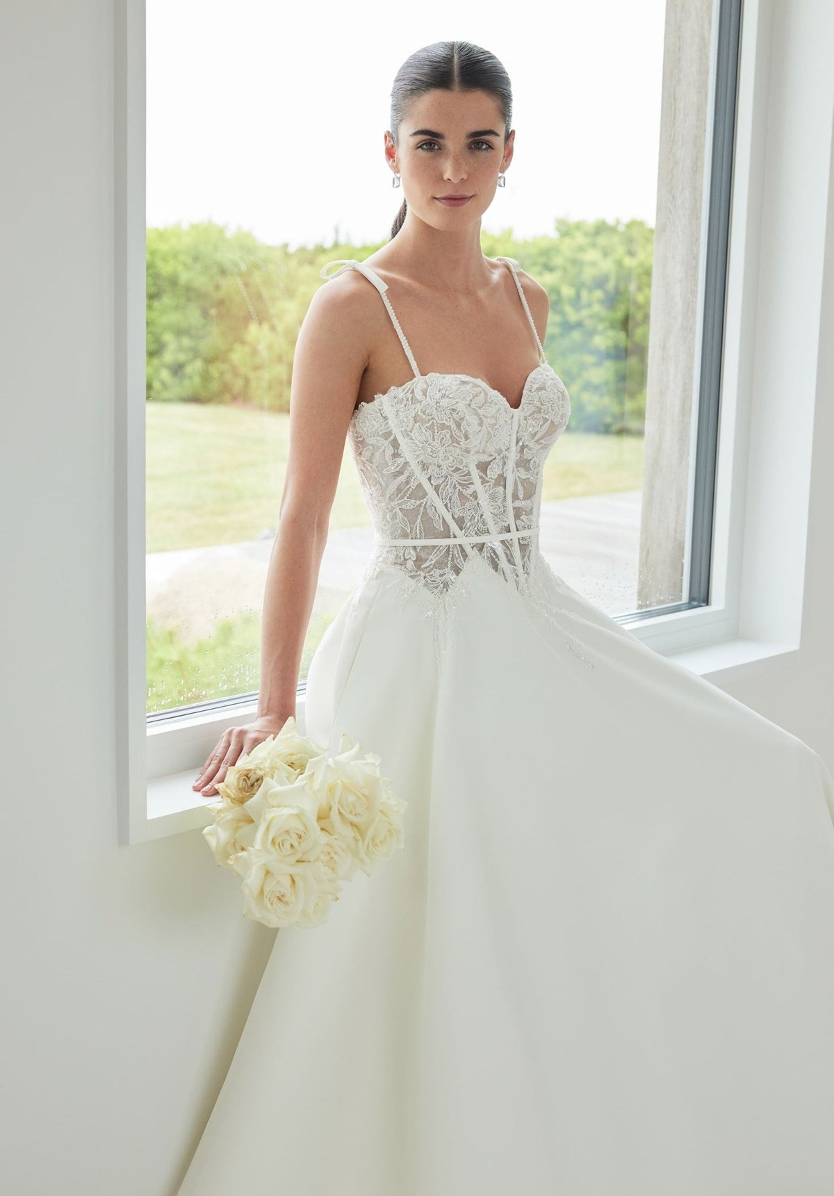 Stella Wedding Dress - Silhouette Dresses