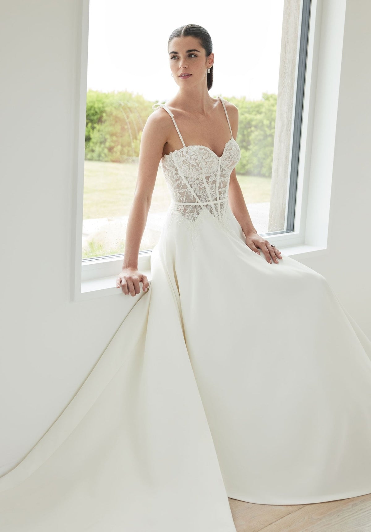 Stella Wedding Dress - Silhouette Dresses